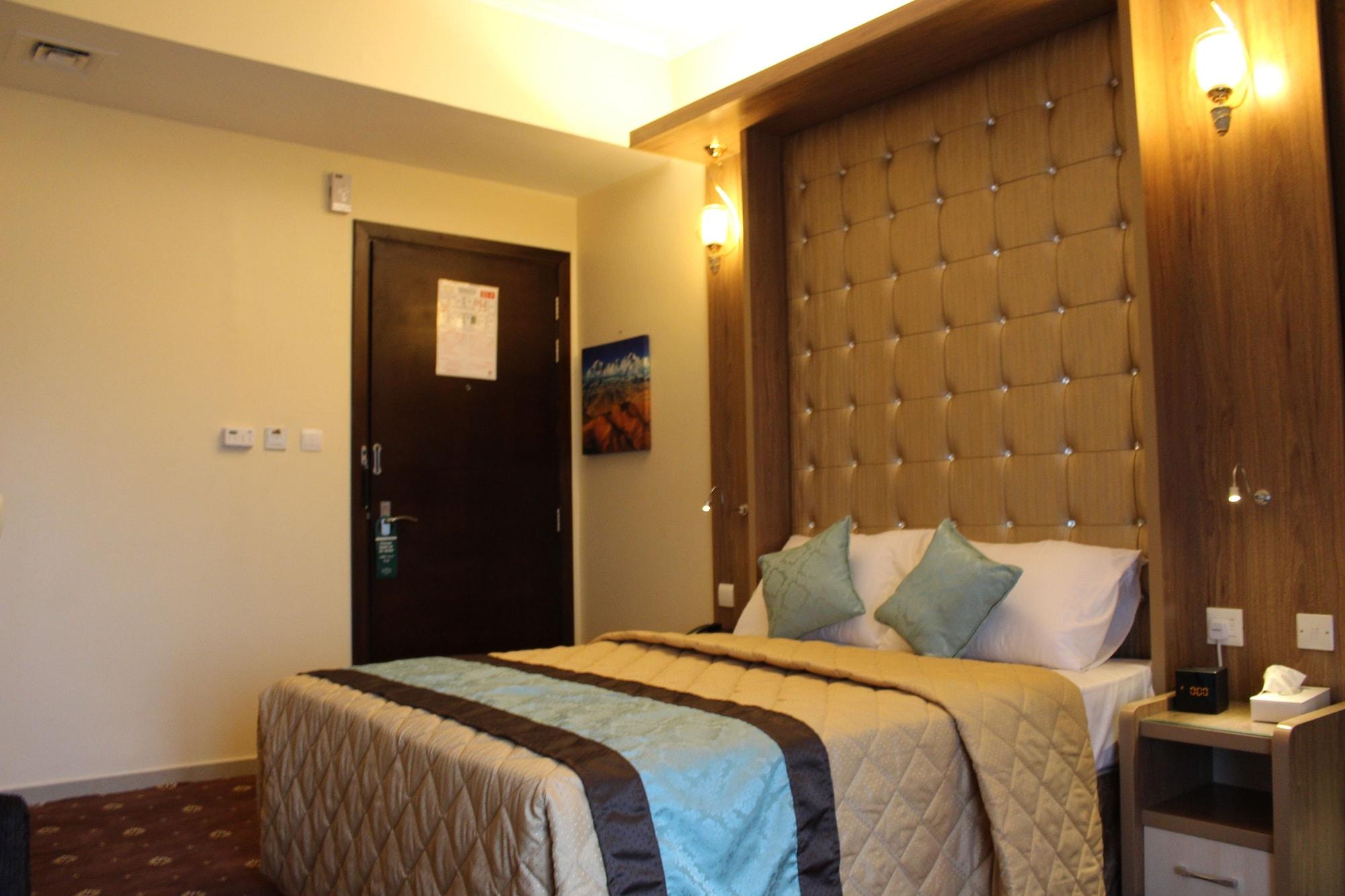 Naif Fort Hotel Dubai Exterior foto