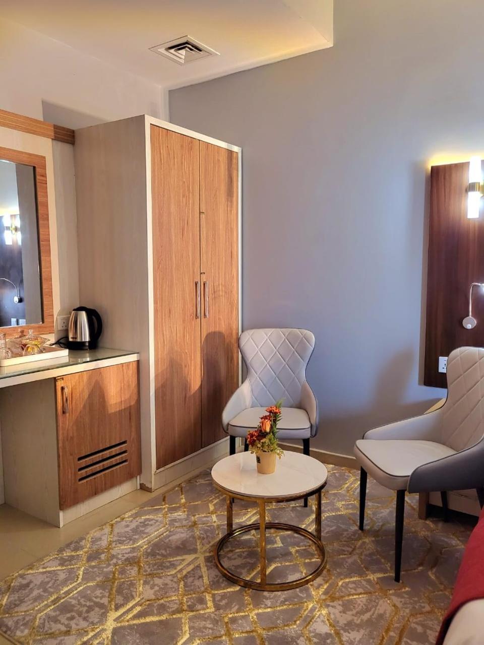 Naif Fort Hotel Dubai Exterior foto