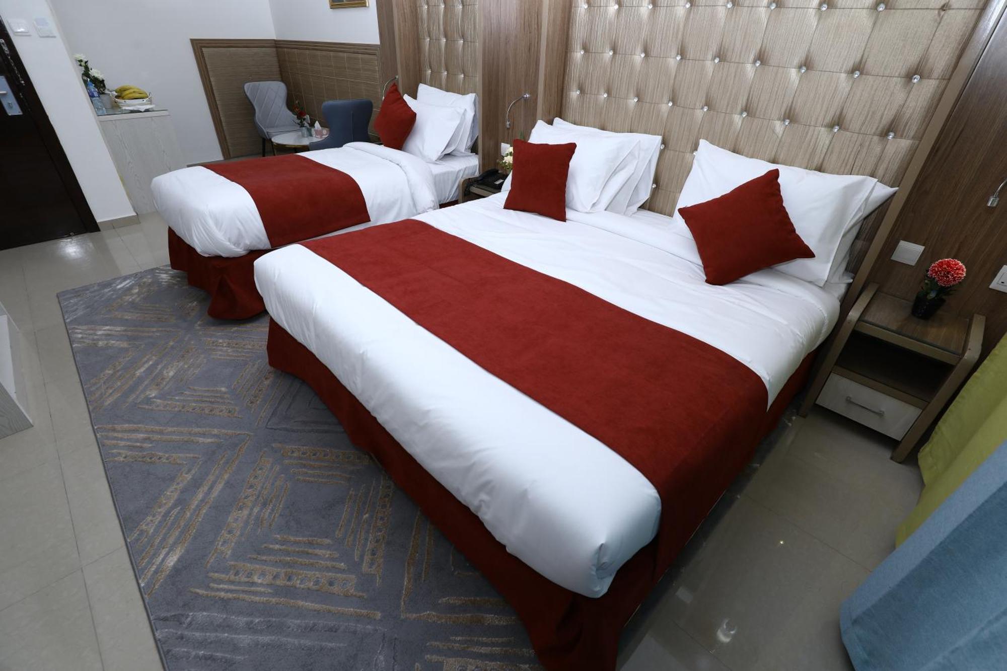 Naif Fort Hotel Dubai Exterior foto