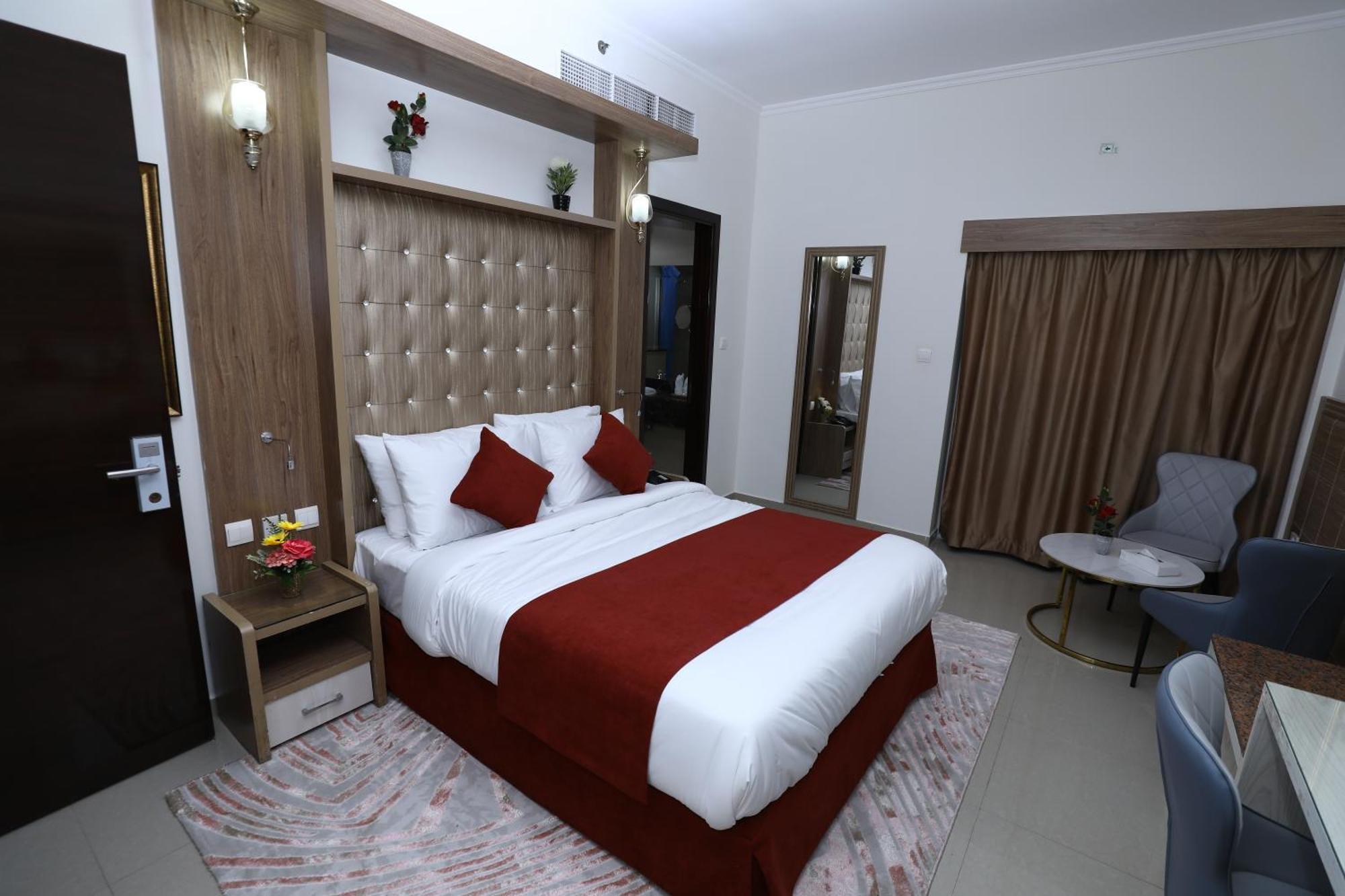 Naif Fort Hotel Dubai Exterior foto