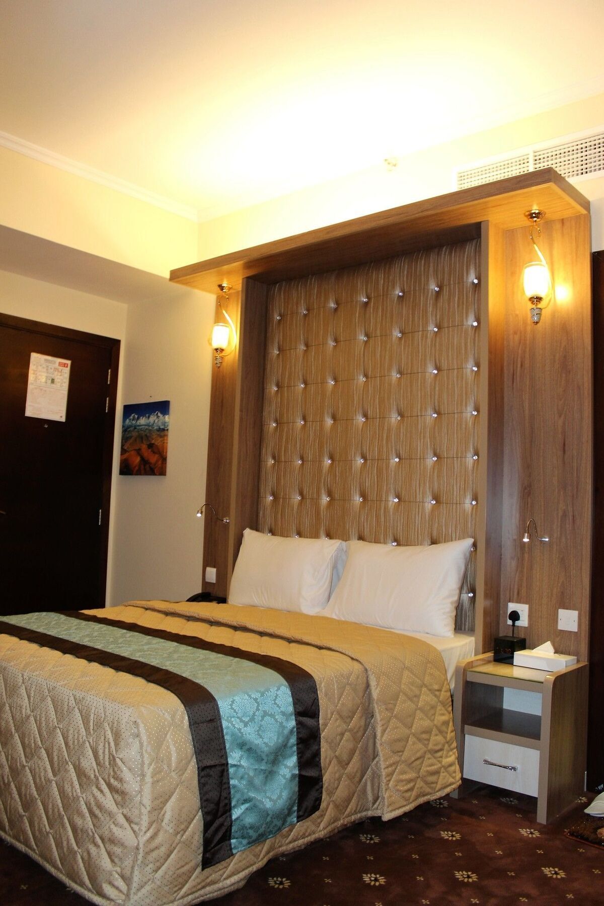 Naif Fort Hotel Dubai Exterior foto