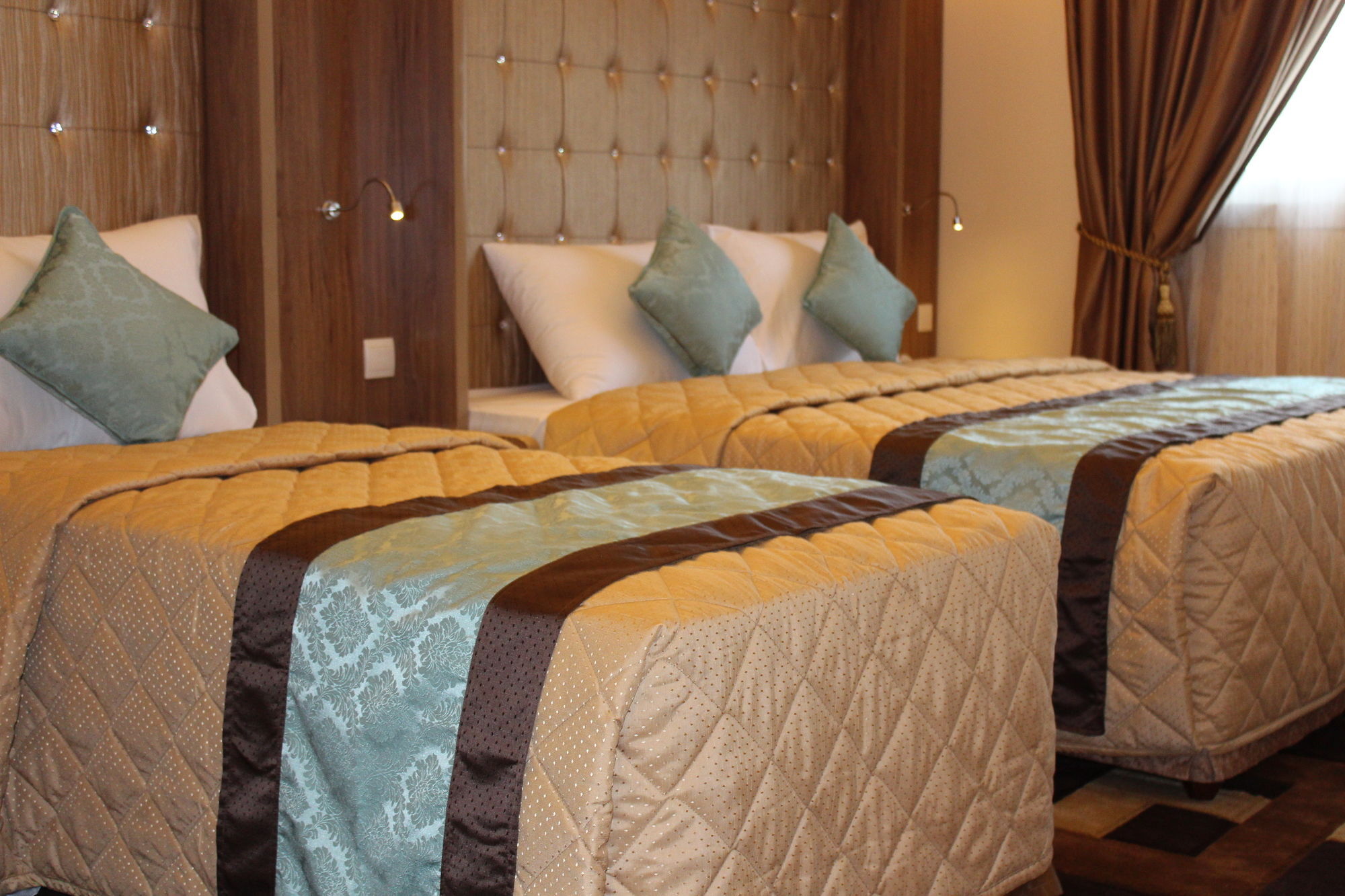 Naif Fort Hotel Dubai Exterior foto