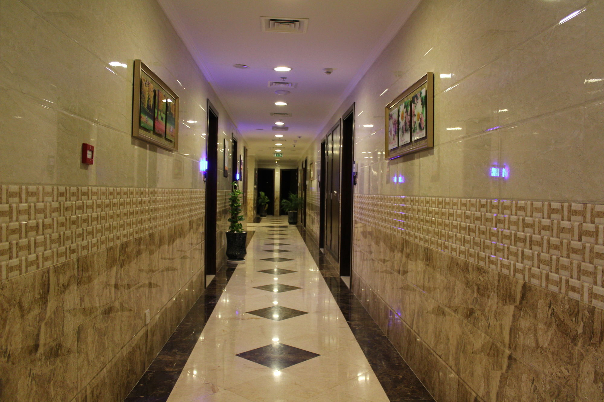 Naif Fort Hotel Dubai Exterior foto