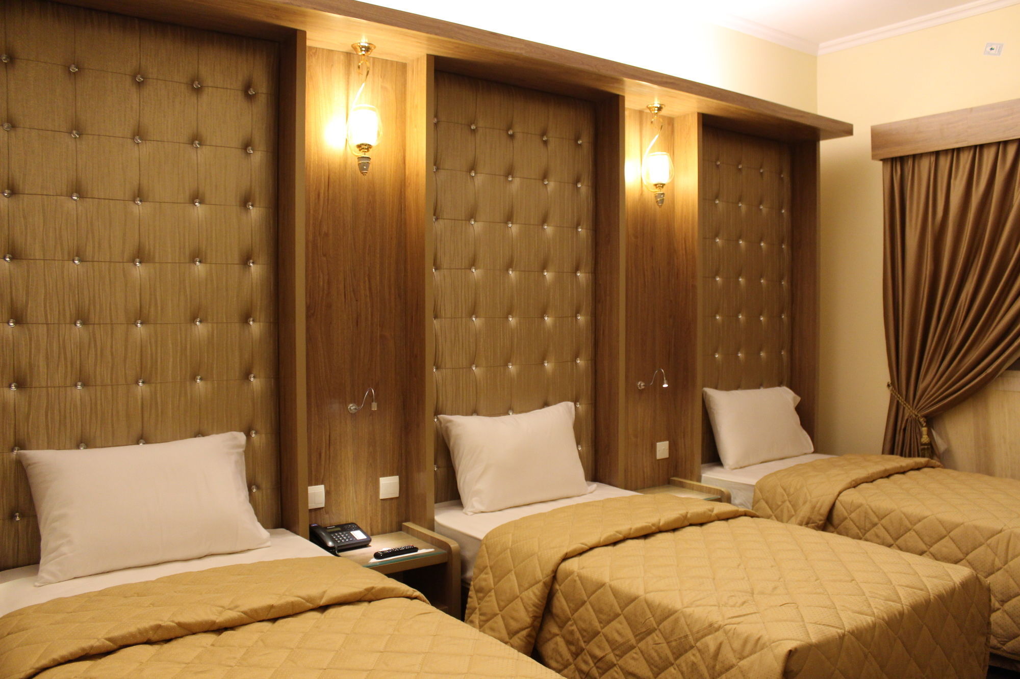 Naif Fort Hotel Dubai Exterior foto
