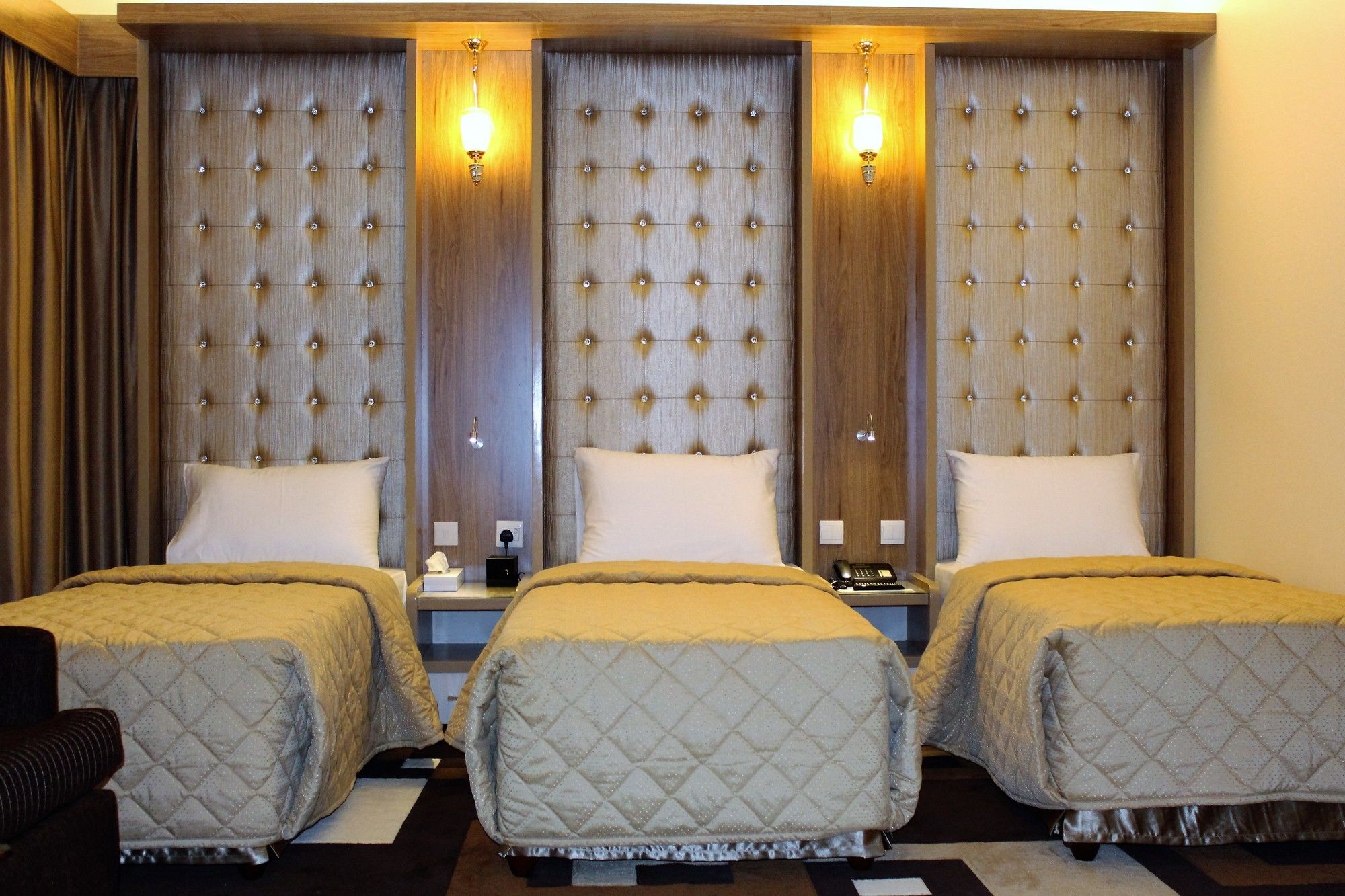 Naif Fort Hotel Dubai Exterior foto