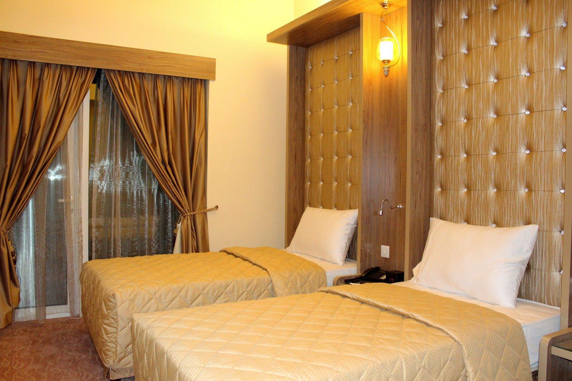 Naif Fort Hotel Dubai Exterior foto